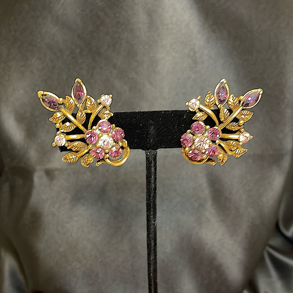 ❣️HP❣️CORO 1940s Vintage Signed Gold and Amethyst Rhinestone Earrings